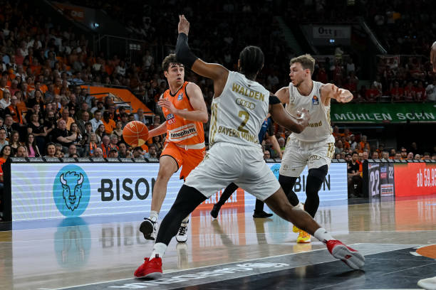 他在空中对 他在空中对