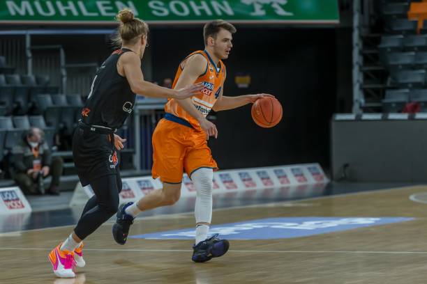 门将选择站 门将选择站