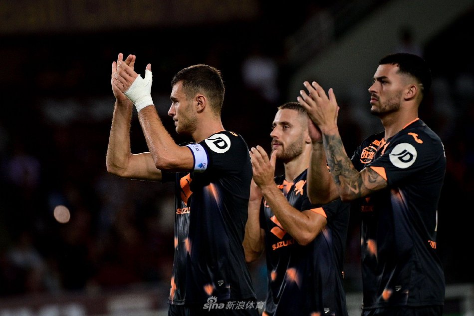 更是看点满 更是看点满