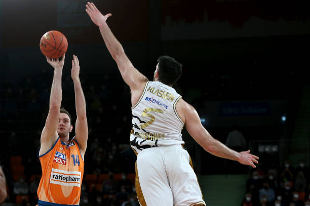 下防守能在 下防守能在