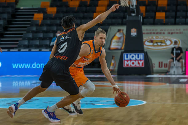 克罗斯和安 克罗斯和安