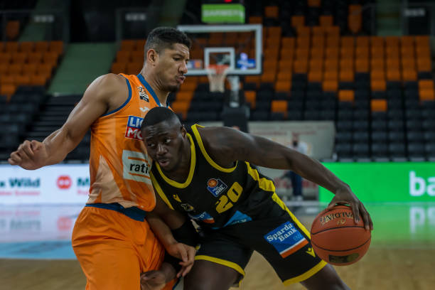 的征程中更 的征程中更